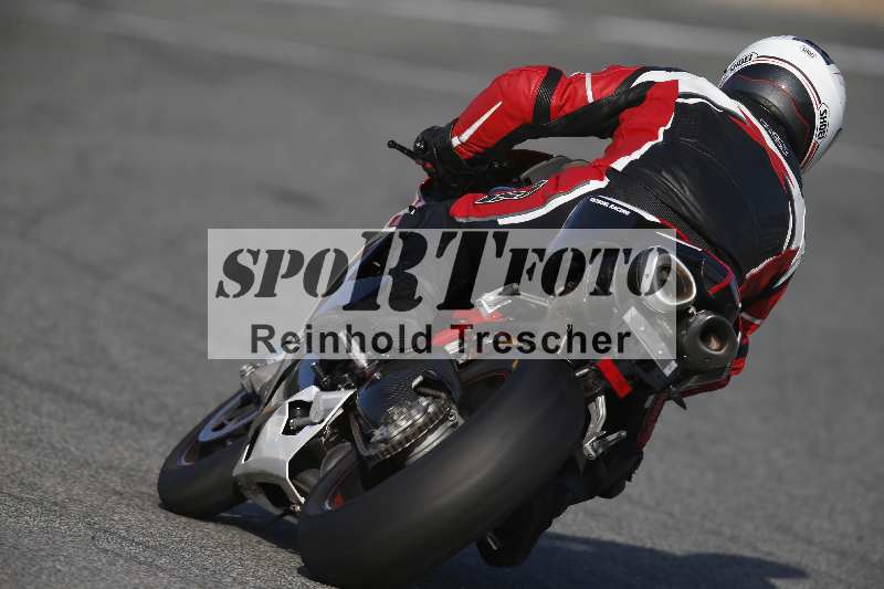 /Archiv-2024/02 29.01.-02.02.2024 Moto Center Thun Jerez/Gruppe gruen-green/40